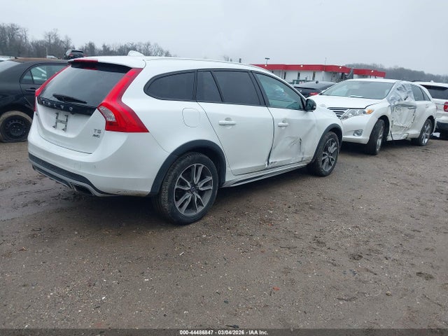 2017 VOLVO V60 CROSS COUNTRY YV440MWK8H1037642 Photo 3