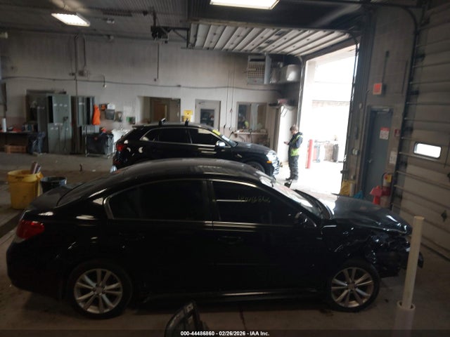44486860 :رقم المزاد ، 4S3BMBC69D3019417 vin ، 2013 Subaru Legacy 2.5i Premium مزاد بيع