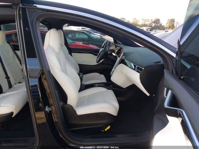 Продаж на аукціоні авто 2017 Tesla Model X 100d/75d/90d, vin: 5YJXCAE22HF079481, номер лоту: 44486872