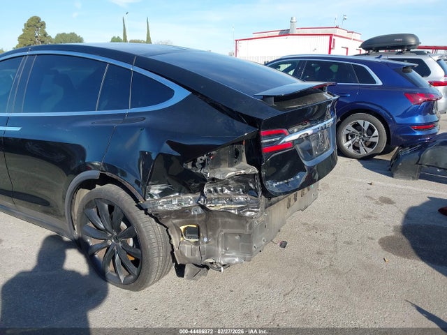 Продаж на аукціоні авто 2017 Tesla Model X 100d/75d/90d, vin: 5YJXCAE22HF079481, номер лоту: 44486872