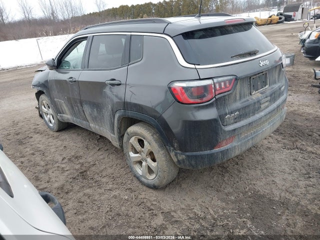 44486951 :رقم المزاد ، 3C4NJDBB0JT401979 vin ، 2018 Jeep Compass Latitude 4x4 مزاد بيع
