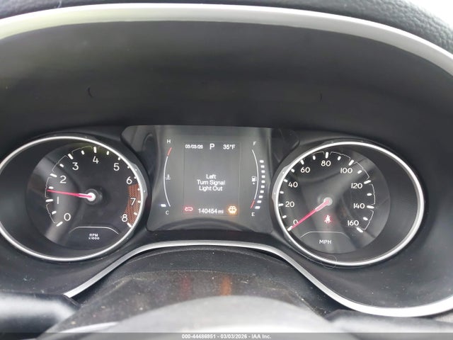 44486951 :رقم المزاد ، 3C4NJDBB0JT401979 vin ، 2018 Jeep Compass Latitude 4x4 مزاد بيع