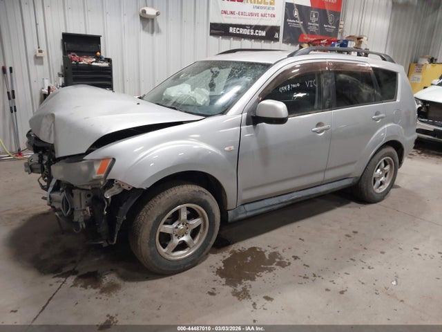 2011 MITSUBISHI OUTLANDER JA4AS2AW3BU024652 Photo 1