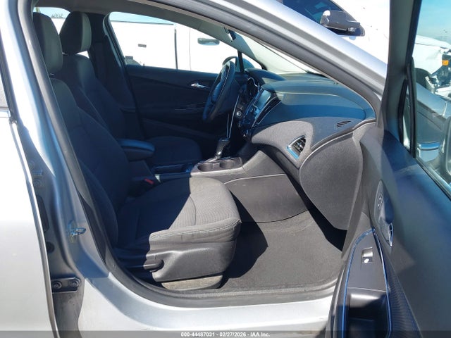 1G1BE5SM9J7120923 Chevrolet Cruze Lt Auto