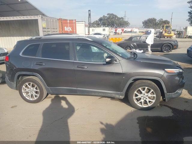 1C4PJLCB4FW790757 Jeep Cherokee Latitude