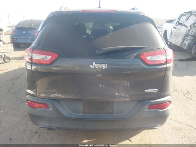 1C4PJLCB4FW790757 Jeep Cherokee Latitude