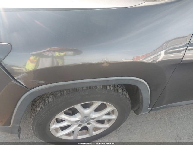 1C4PJLCB4FW790757 Jeep Cherokee Latitude