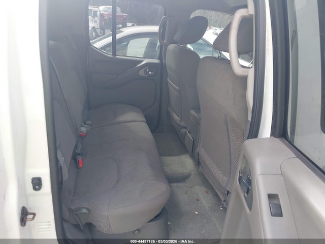 1N6AD0ER9FN740106 Nissan Frontier Desert Runner/s/sl/sv