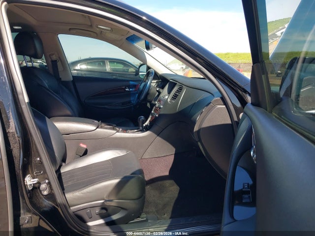 44487130 :رقم المزاد ، JN1AJ0HP2BM802454 vin ، 2011 Infiniti Ex35 Journey مزاد بيع