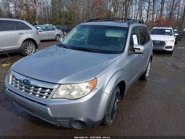 44487141 :رقم المزاد ، JF2SHADC1DH440667 vin ، 2013 Subaru Forester 2.5x Premium مزاد بيع