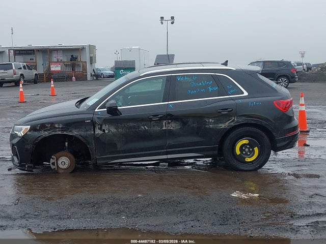 2024 Audi Q3 Premium 45 Tfsi S Line Quattro Tiptronic მანქანა იყიდება აუქციონზე, vin: WA1DECF39R1026099, აუქციონის ნომერი: 44487182