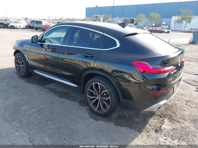 2022 BMW X4 5UX33DT01N9M22898 Photo 2