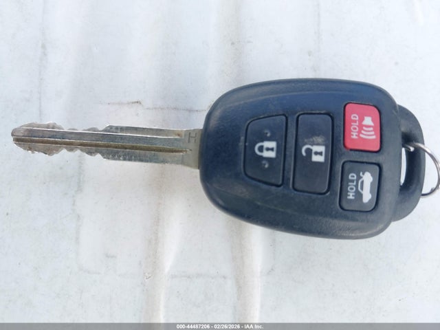 5YFBURHE1KP945212 Toyota COROLLA SE