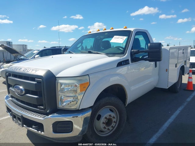 Ford F-350 Chassis Xl 2016 1FDRF3G61GEC86659 Image 2