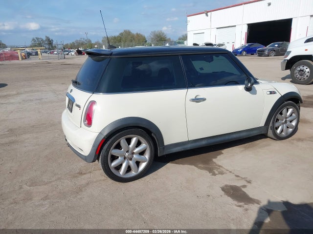 2006 MINI COOPER S WMWRE33566TJ39961 Photo 3