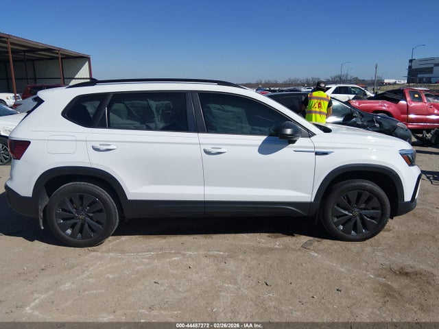 Продаж на аукціоні авто 2024 Volkswagen Taos 1.5t S, vin: 3VV5X7B29RM105494, номер лоту: 44487272