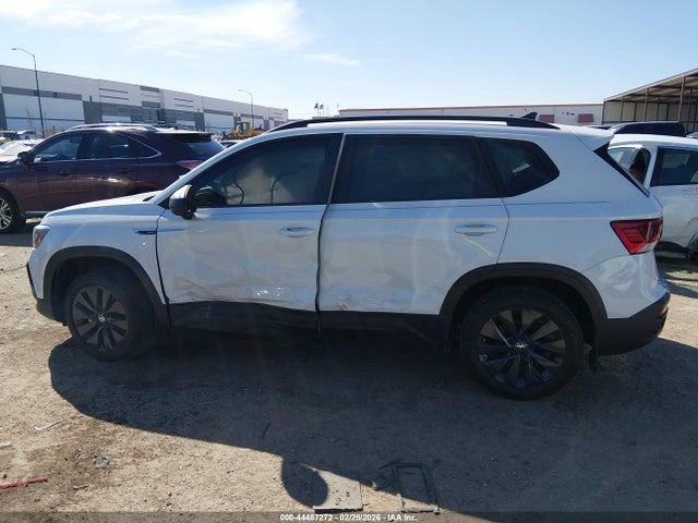 Продаж на аукціоні авто 2024 Volkswagen Taos 1.5t S, vin: 3VV5X7B29RM105494, номер лоту: 44487272