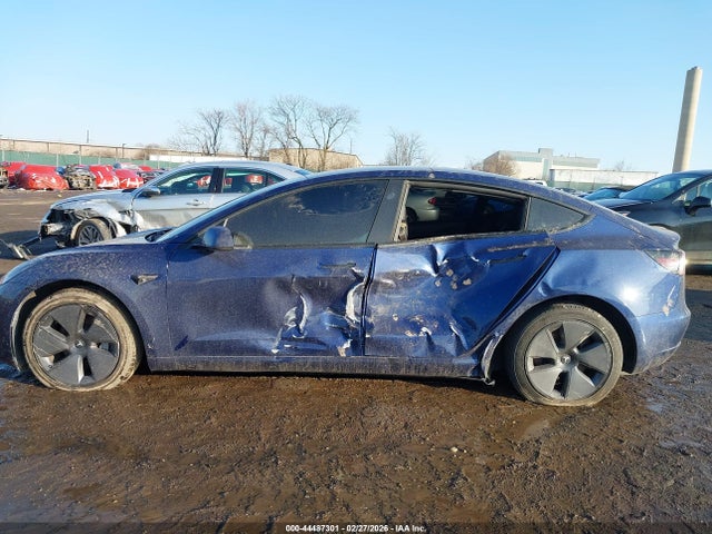 Продаж на аукціоні авто 2021 Tesla Model 3 Standard Range Plus Rear-wheel Drive, vin: 5YJ3E1EA9MF922795, номер лоту: 44487301