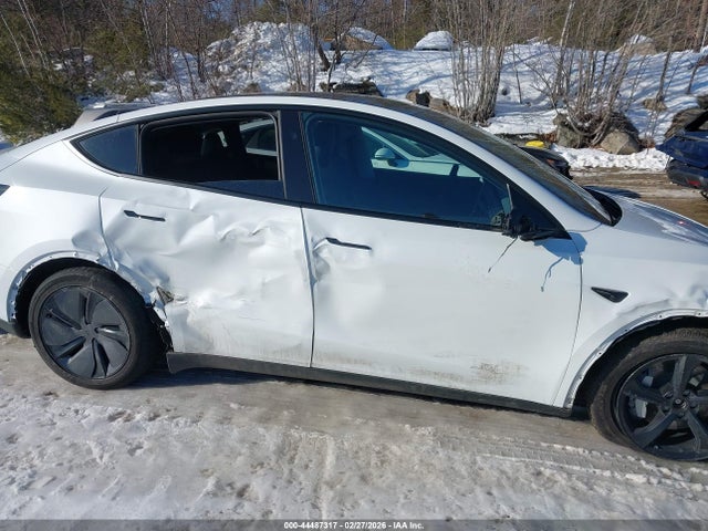 7SAYGDEE0TF374031 Tesla Model Y Long Range Launch Series/premium All-wheel Drive