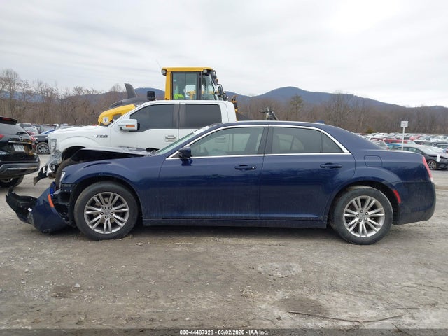 Продаж на аукціоні авто 2017 Chrysler 300 Limited, vin: 2C3CCAAG8HH516396, номер лоту: 44487328