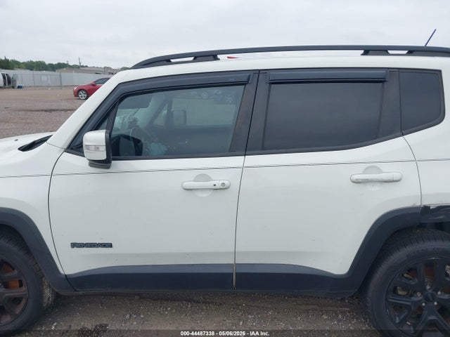 2017 Jeep Renegade Altitude 4x4 მანქანა იყიდება აუქციონზე, vin: ZACCJBBB4HPE69568, აუქციონის ნომერი: 44487338