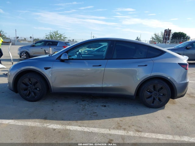 7SAYGDED9SF311676 Tesla Model Y Long Range Dual Motor Rear-wheel Drive
