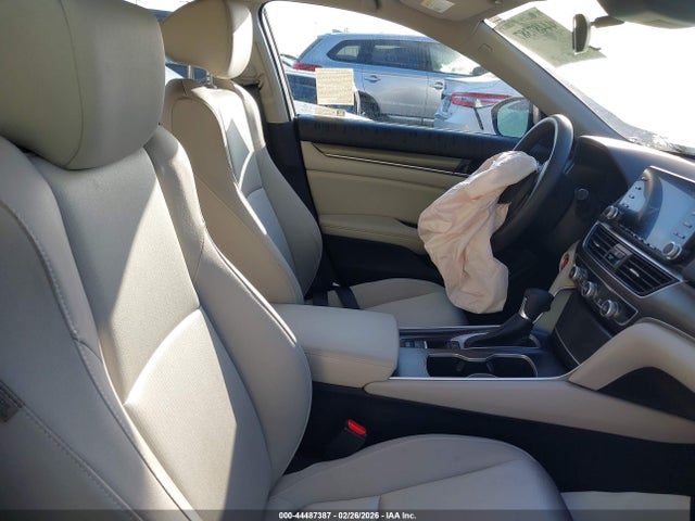 1HGCV1F1XKA084699 Honda ACCORD LX