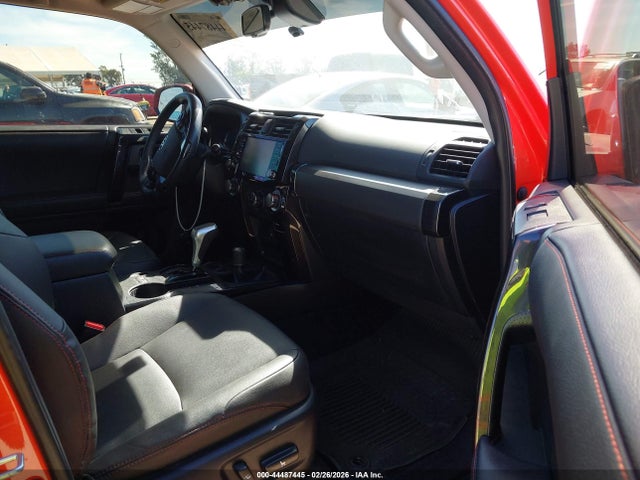 2024 TOYOTA 4RUNNER JTERU5JR7R6296842 Photo 4