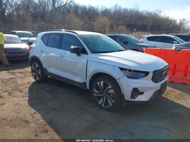 Auction sale of the 2025 Volvo Xc40 B5 Ultra Dark Theme, vin: YV4L12UM4S2517311, lot number: 44487547