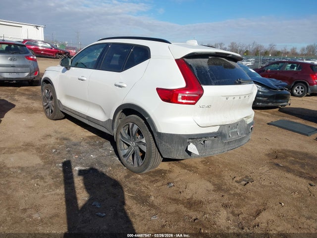 44487547 :رقم المزاد ، YV4L12UM4S2517311 vin ، 2025 Volvo Xc40 B5 Ultra Dark Theme مزاد بيع