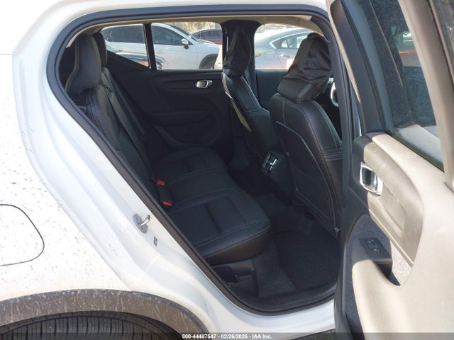 44487547 :رقم المزاد ، YV4L12UM4S2517311 vin ، 2025 Volvo Xc40 B5 Ultra Dark Theme مزاد بيع