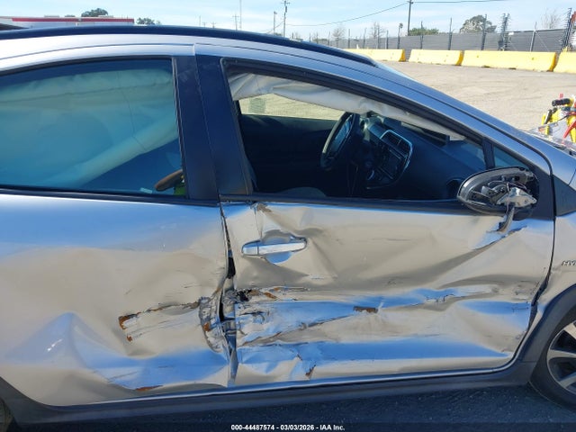 Toyota Prius C One 2018 JTDKDTB35J1601907 Image 6