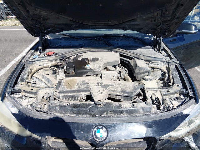 WBA8E1G36HNU17306 BMW 320i