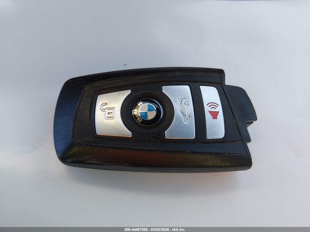 WBA8E1G36HNU17306 BMW 320i