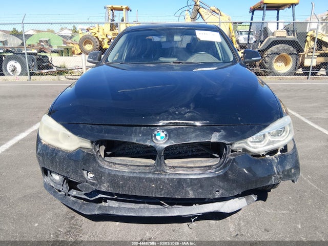 WBA8E1G36HNU17306 BMW 320i