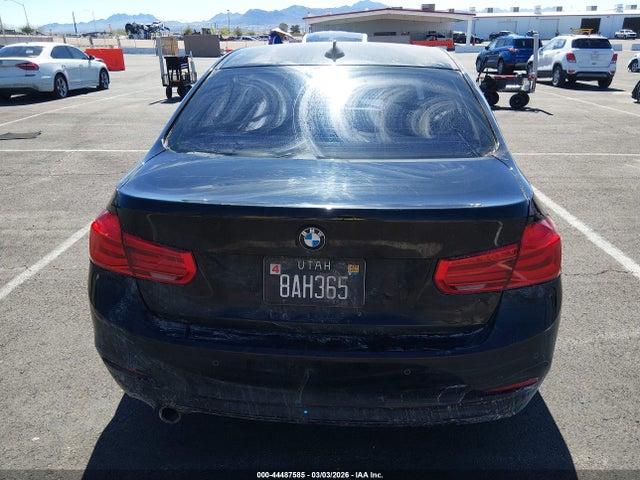 WBA8E1G36HNU17306 BMW 320i