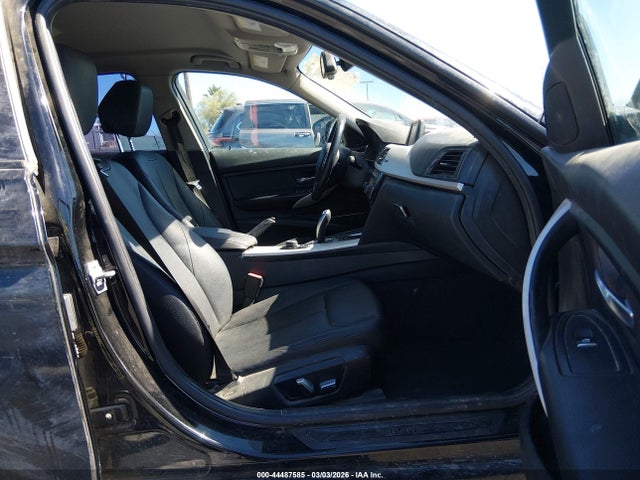 WBA8E1G36HNU17306 BMW 320i
