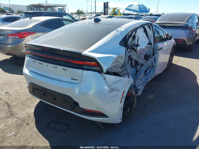JTDACAAU6T3071757 Toyota Prius Nightshade