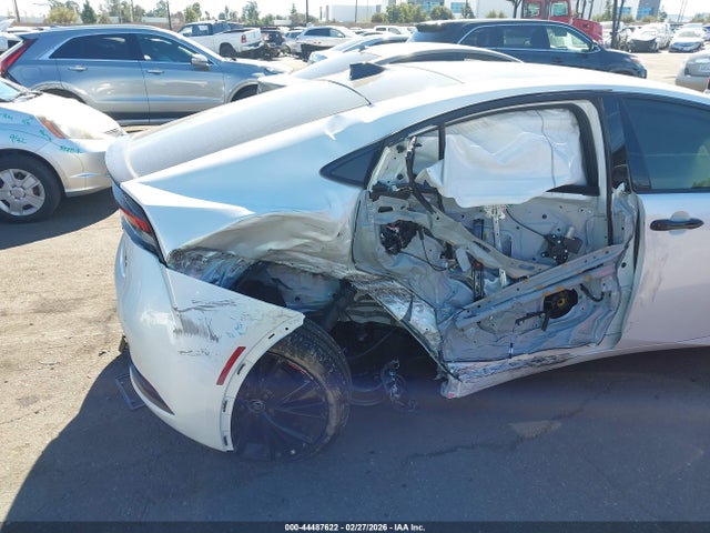 JTDACAAU6T3071757 Toyota Prius Nightshade