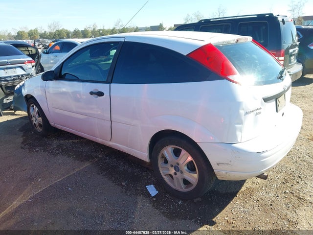 2005 FORD FOCUS 3FAFP31N55R111951 Photo 2