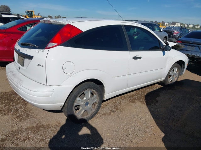 2005 FORD FOCUS 3FAFP31N55R111951 Photo 3