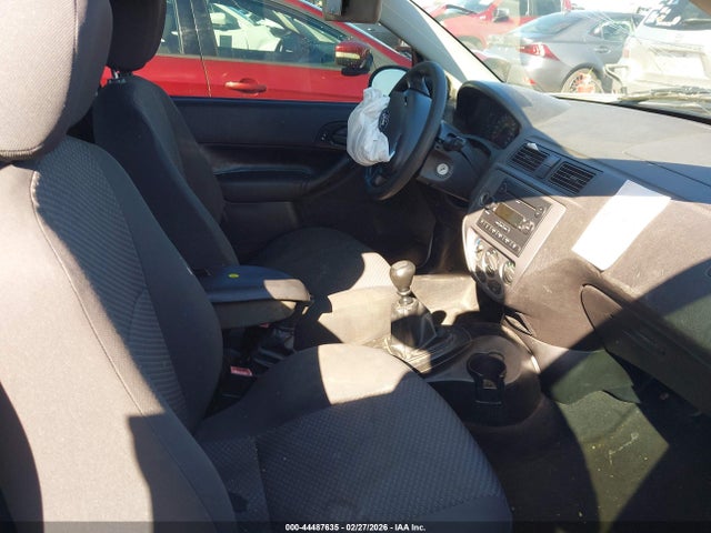 2005 FORD FOCUS 3FAFP31N55R111951 Photo 4