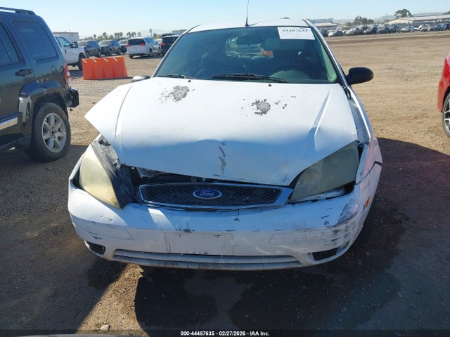 2005 FORD FOCUS 3FAFP31N55R111951 Photo 5