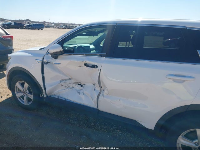 2022 Kia Sorento Lx მანქანა იყიდება აუქციონზე, vin: 5XYRG4LC1NG133898, აუქციონის ნომერი: 44487673