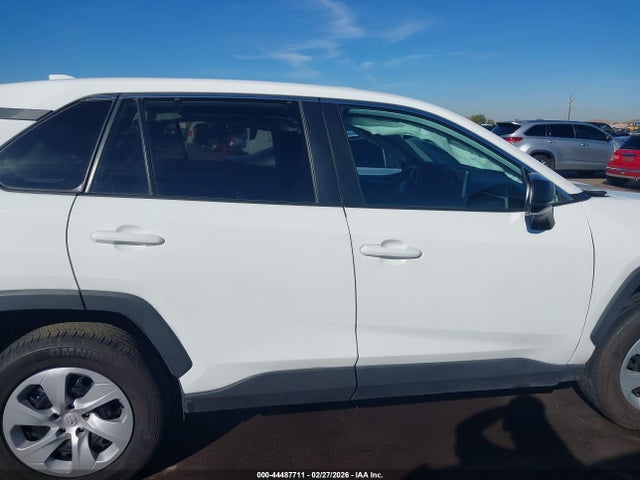 2T3H1RFV8RC268733 Toyota RAV4 LE