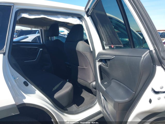 2T3H1RFV8RC268733 Toyota RAV4 LE
