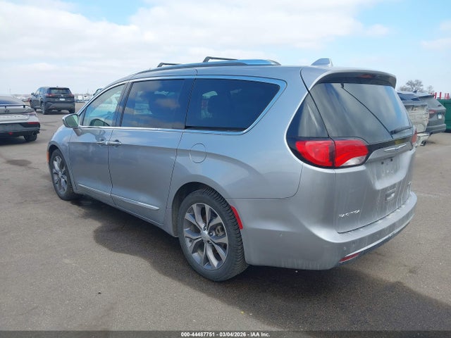 2019 CHRYSLER PACIFICA 2C4RC1GG9KR629434 Photo 2