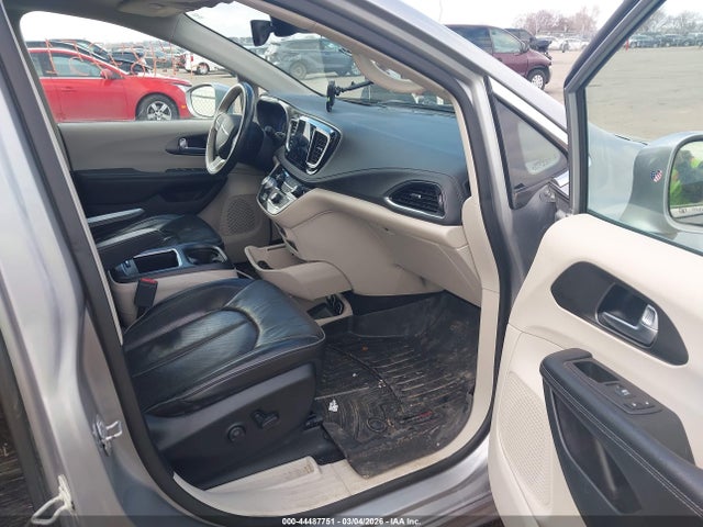 2019 CHRYSLER PACIFICA 2C4RC1GG9KR629434 Photo 4