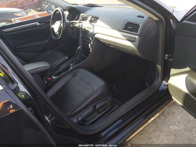 44487755 :رقم المزاد ، 1VWBA7A30JC003646 vin ، 2018 Volkswagen Passat 2.0t Se مزاد بيع