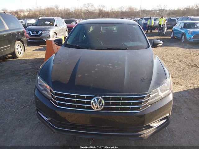 44487755 :رقم المزاد ، 1VWBA7A30JC003646 vin ، 2018 Volkswagen Passat 2.0t Se مزاد بيع